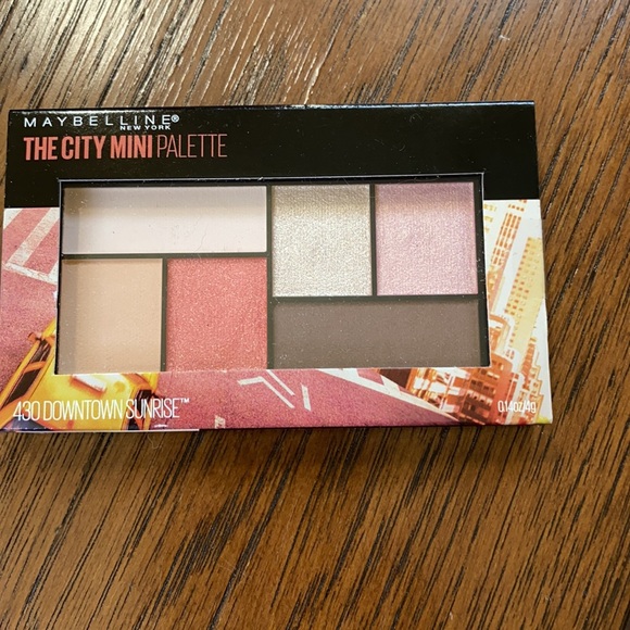 Mabelline eye shadow pallets - Picture 3 of 5